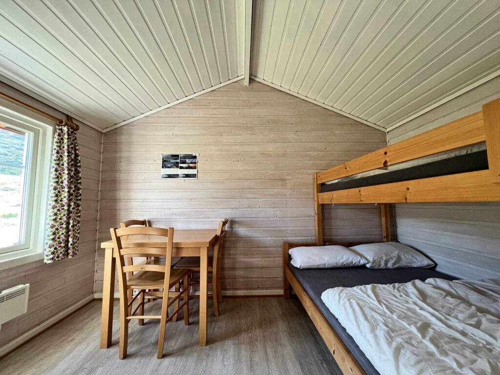 BaseCamp Economy Cottage with shared bathroom 1-3 pers